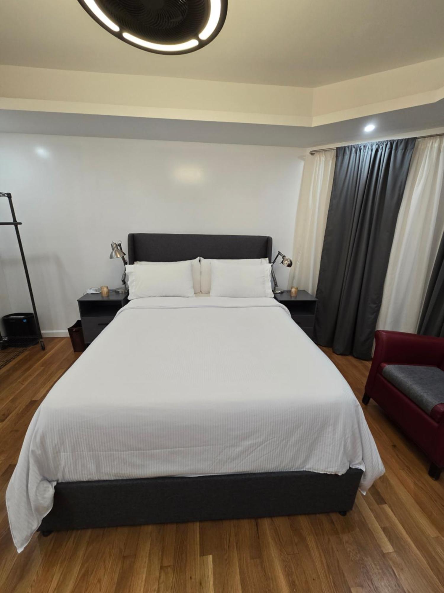 Beautiful Boston Bedroom - New Renovation المظهر الخارجي الصورة