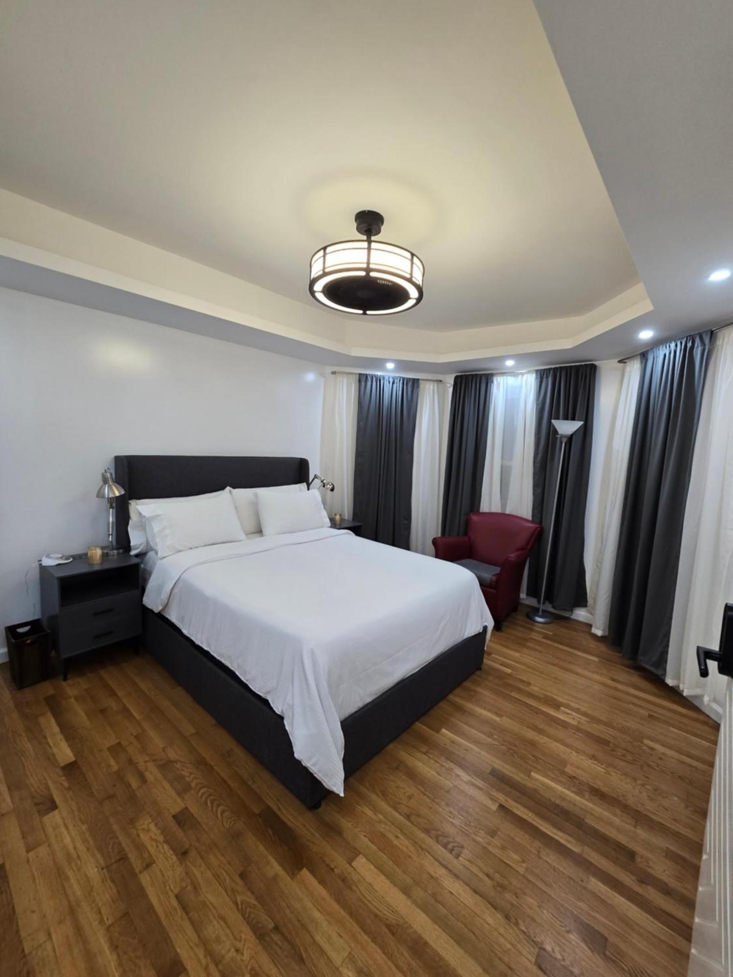 Beautiful Boston Bedroom - New Renovation المظهر الخارجي الصورة